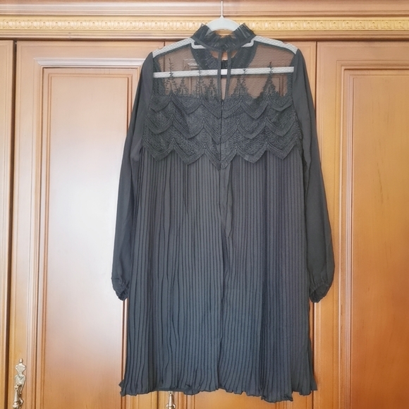 NWT English Factory Black Pleated Lace Top Dress - Picture 4 of 7